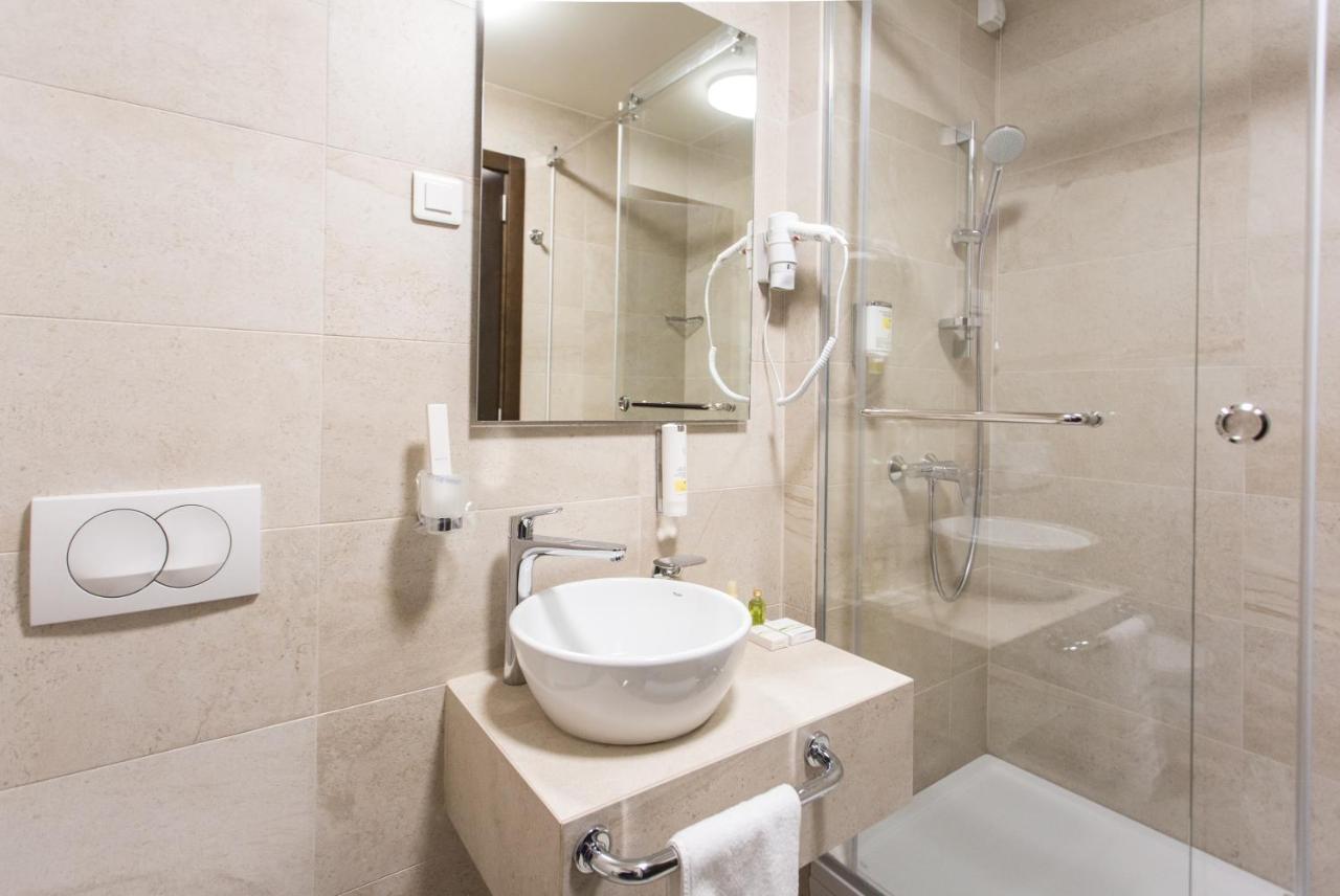 Hotel Grand Hedonist Pančevo Exterior foto